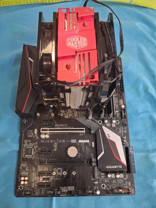 Vendo i5 9600k,motherboard z390x gaming, 16gb de ram ddr4 3200 mhz, fonte de alimentacao e cooler