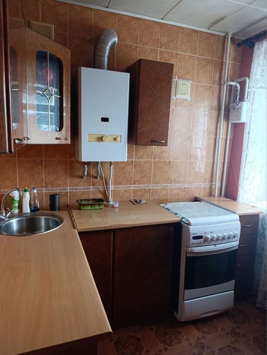 Продам 1-к квартиру на Металургів , початок