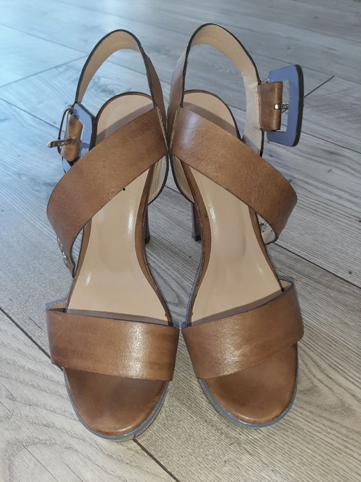 Sandałki na platformie