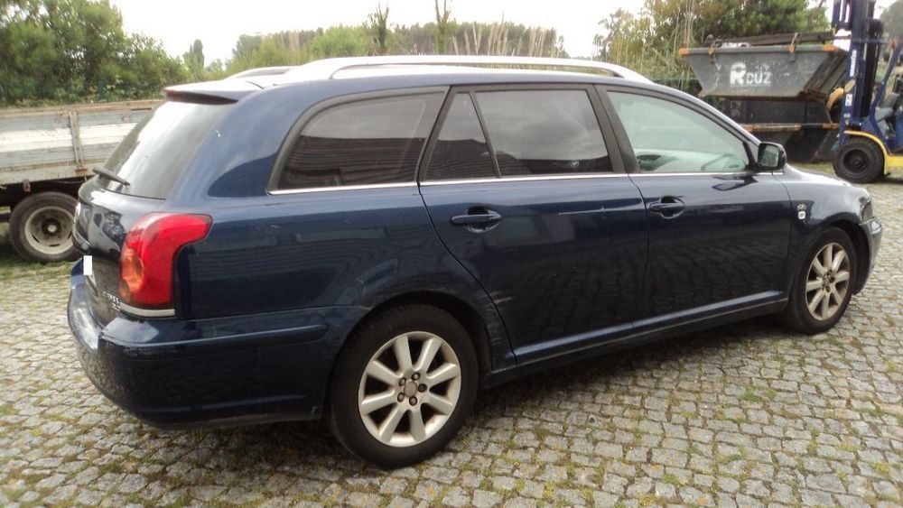 Toyota Avensis Wagon 2.0 D-4D Sol 2003 - Para Peças