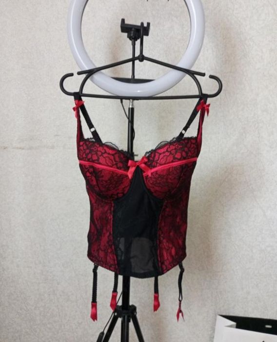 Шикарний корсет, бюстье пеньюар 85G