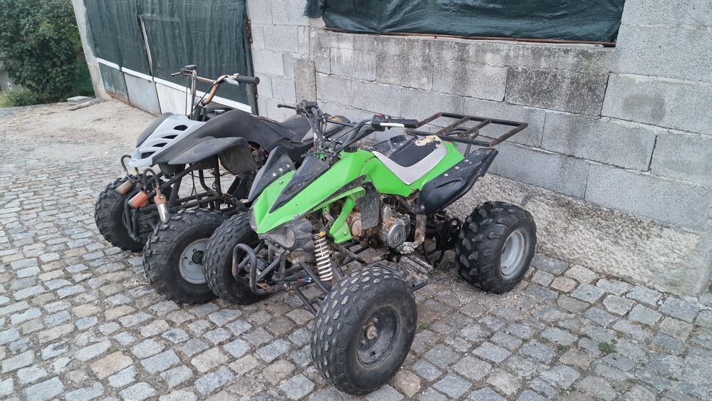 Duas Moto 4  s / docs