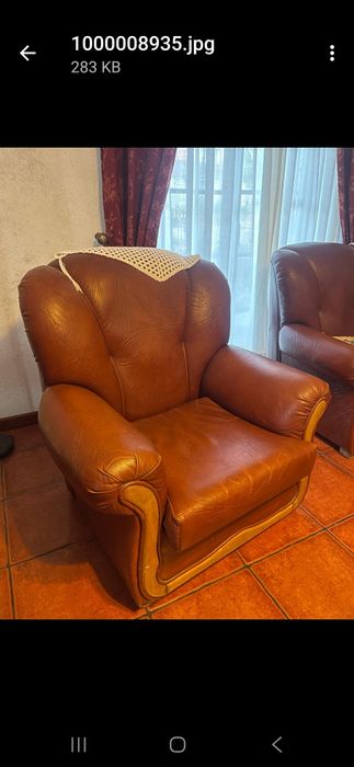 Vendo conjunto de sofás e mesa de centro