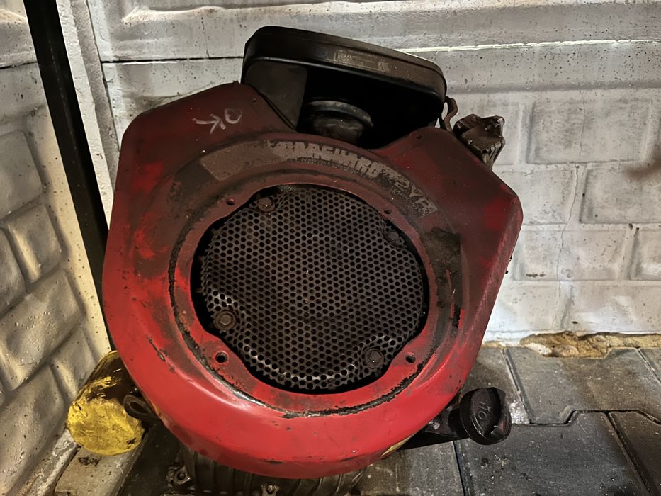 Traktorek Silnik Briggs & Stratton Vanguard 16 KM v-twin wał 52x25,4