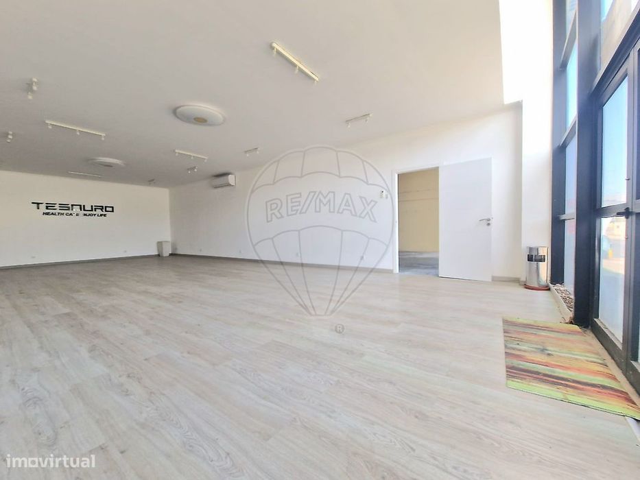 Armazém T3 para venda