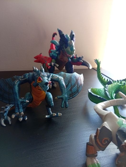 Conjunto de figuras dinofroz