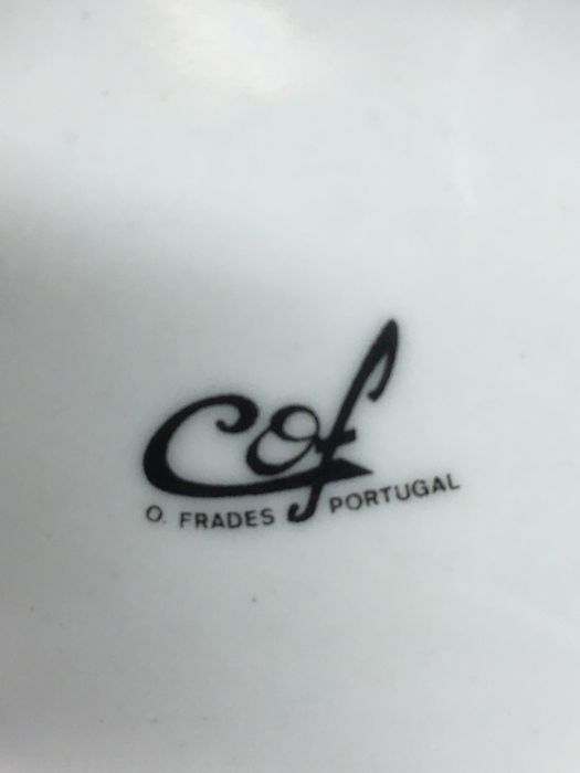 Jarra em porcelana Portuguesa