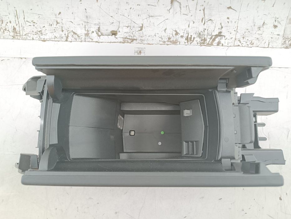 Consola de apoio de braço - PEUGEOT 308 III