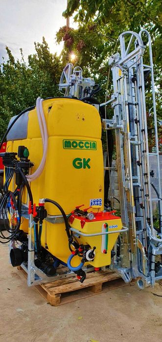 Обприскувач навісний Італія Moccia 1000л 15м з Bravo 400S оприскувач