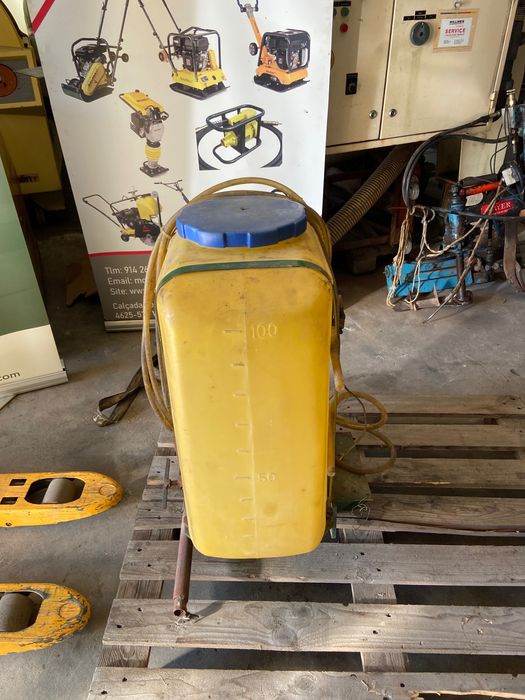 Pulverizador frontal para ervicida