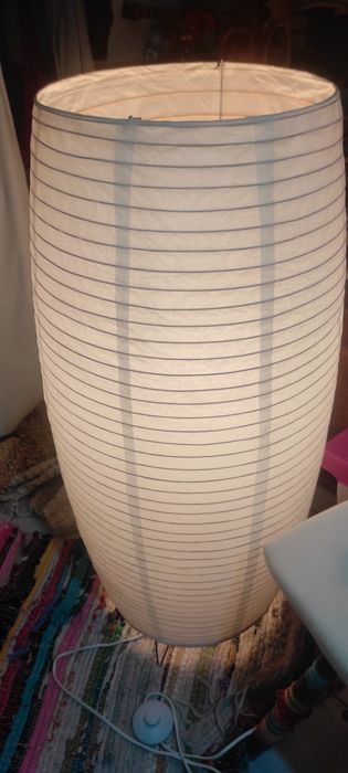 Luminária estilo oriental ,com botão no pé