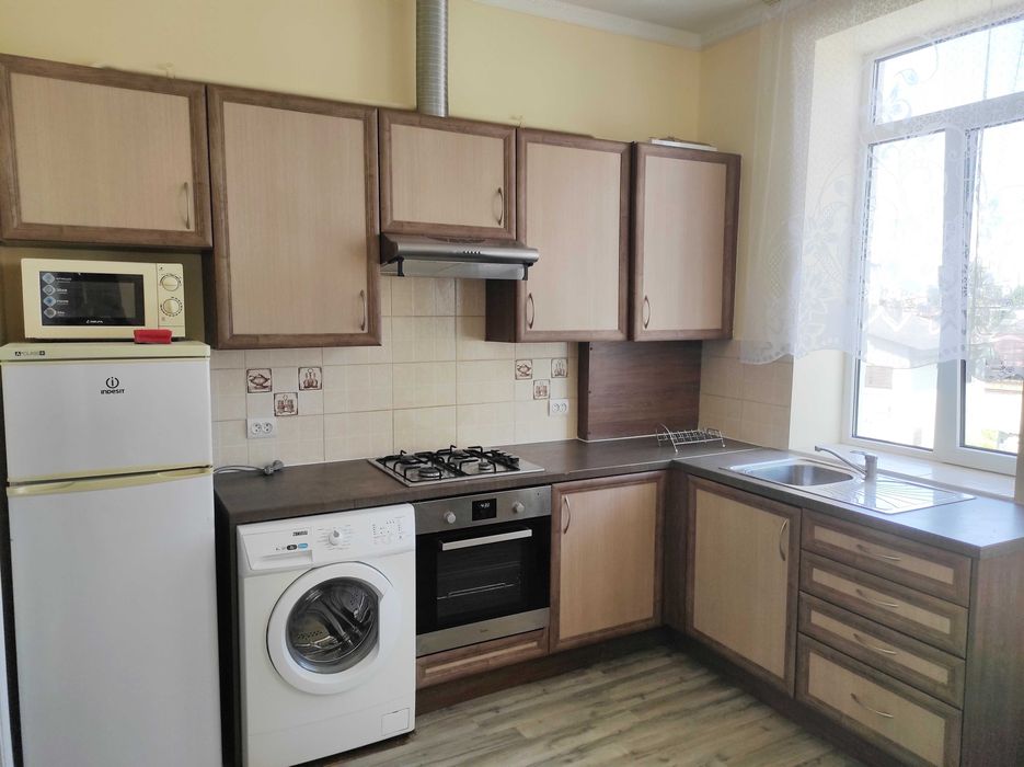 Продається 1-кім. квартира з ремонтом по вул. Залізнична, 17