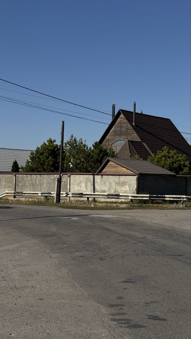 Будинок у Королево