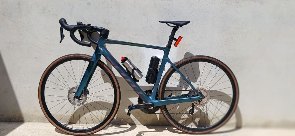 Bicicketa de estrada em carbono,  Scott Addict