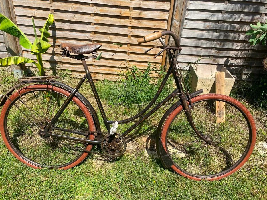 Bicicleta antiga de Sra