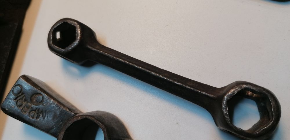 Diversas ferramentas antigas