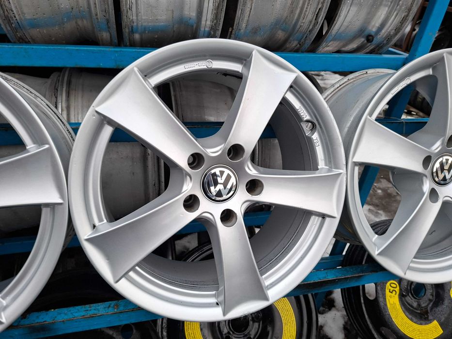 Диски Dezent 5/120 R17 8J ET30 Фольцваген Т5 БМВ .
