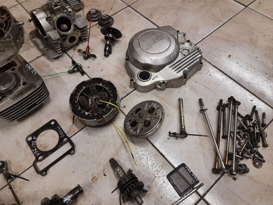 Yamaha YBR 125 silnik części wał głowica cylinder sprzęgło kapa skrzyń