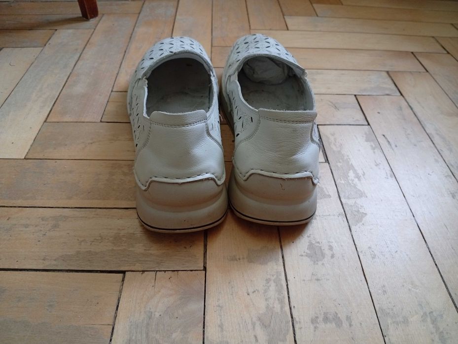 Шкіряні жіночі мешти