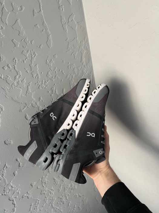 On cloud swiss running кросівки чоловічі бігові