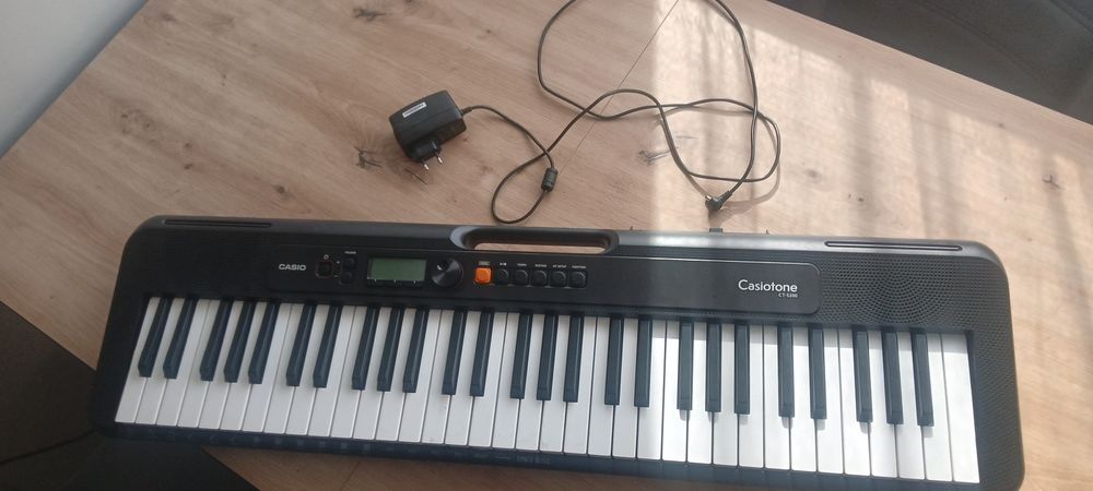 Casiotone CT-S200