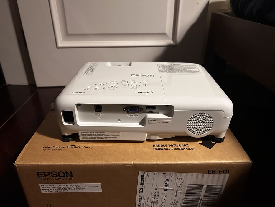 Projetor epson EB-E01