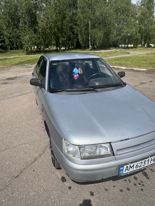Lada 2110.