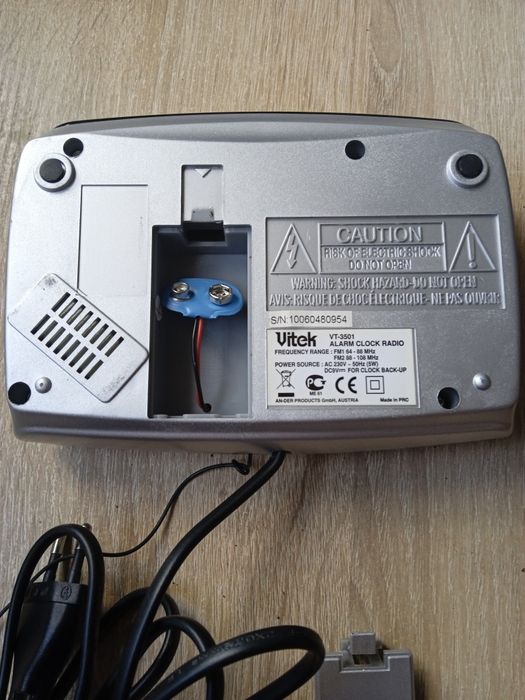 Часы радио будильник vitek vt-35-01 новые - 800 гр.