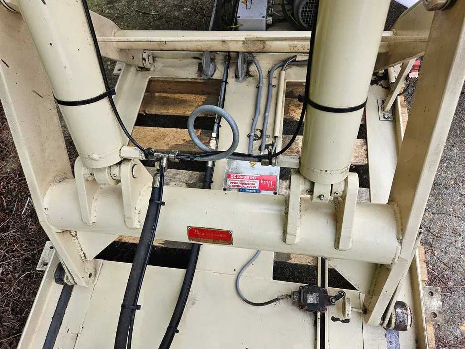 Plataforma Hidráulica para cais de carga  2T