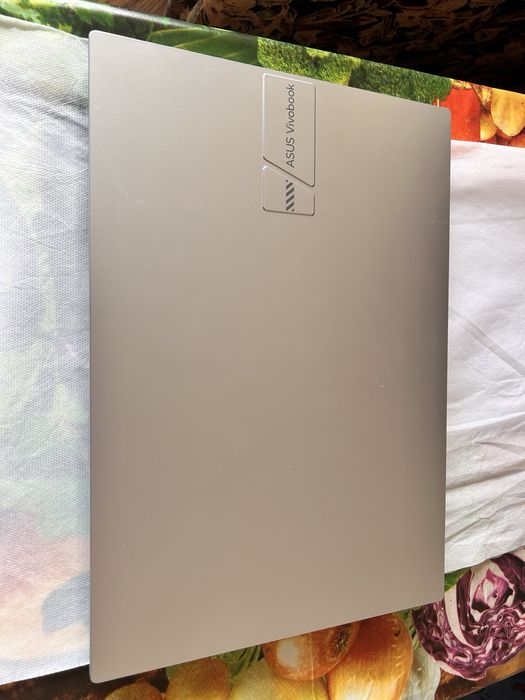 Продам ноутбук ASUS vivobook 16  1605V