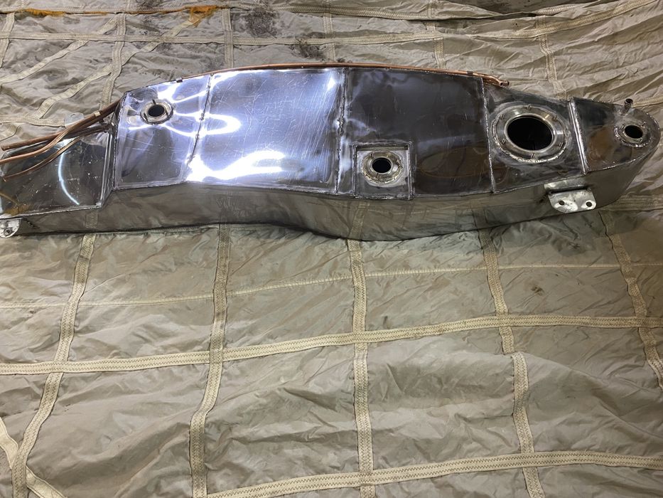 Паливний бак Mitsubishi Pajero lll  vі (топливный)