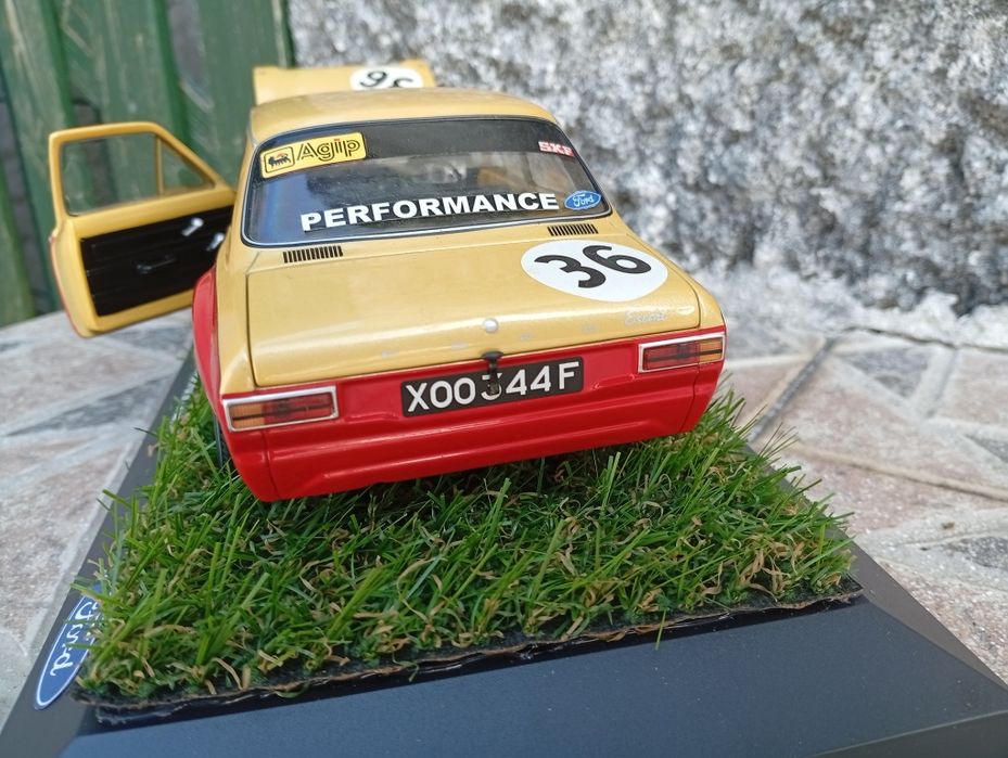 Miniatura 1/18 Ford Escort MK 1