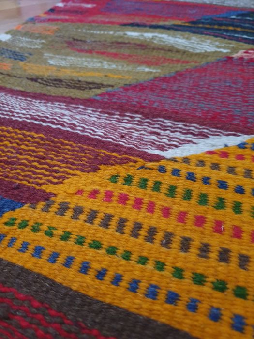 Kolorowy dywan z Maroka marokański kilim orientalny berberyjski orient