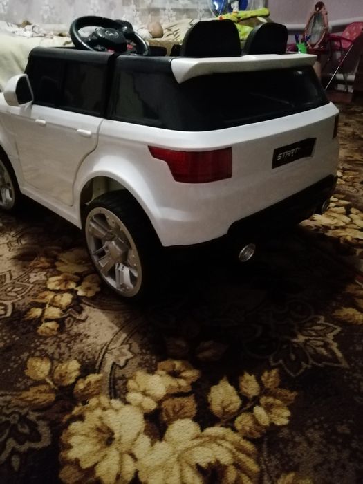 Дитяче авто рендж ровер