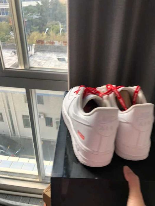 Buty sportowe męskie Nike Air Force 1 07 Supreme białe.40.5