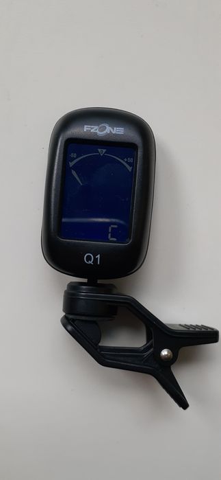 Продам тюнер для налаштування гітари в ідеальному стані