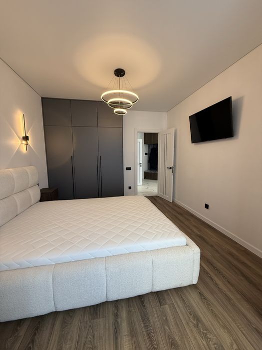 Здаю в оренду однокімнатну квартиру біля міського озера!