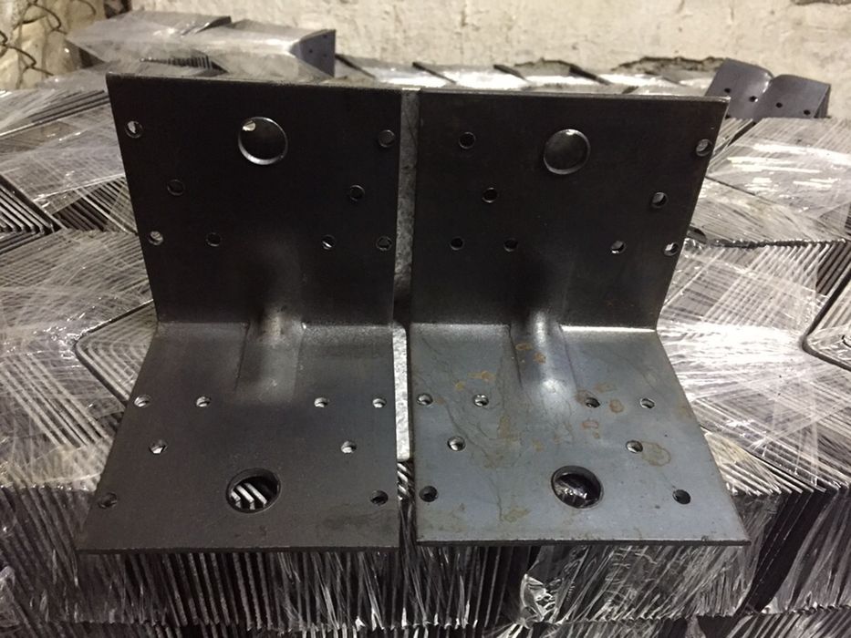 Уголок монтажный перфорированный крепежный кутник металевий пластини