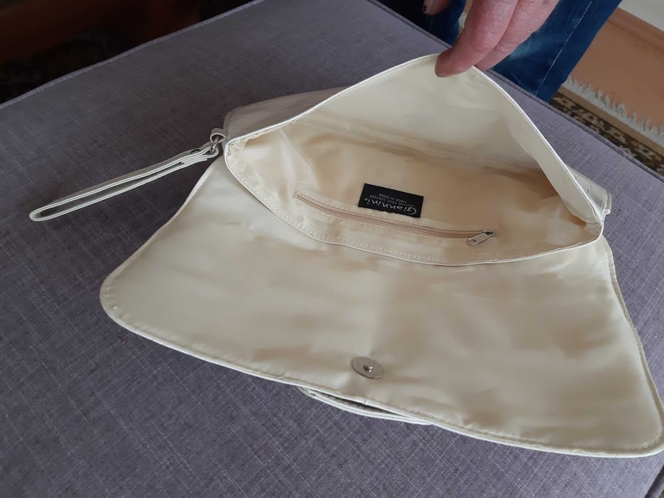 Torebka, kopertówka do ręki, nieużywana.