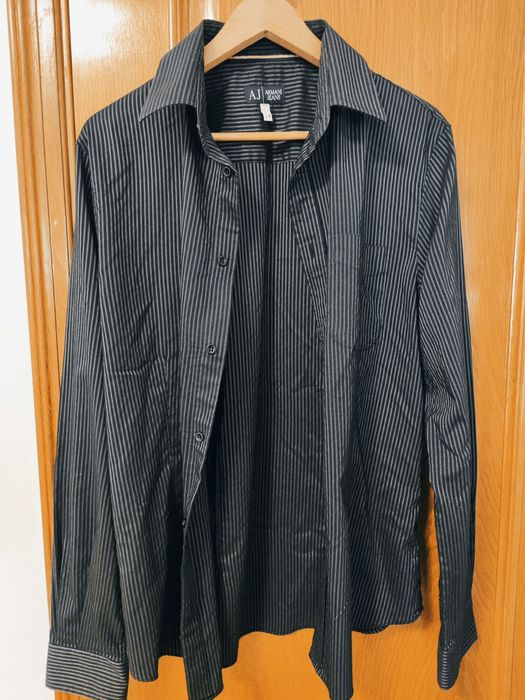 Camisa Armani Jeans - tamanho L - riscas pretas e cinza - Ótimo estado
