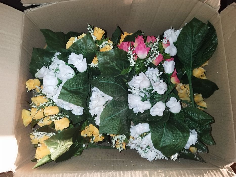 Sztuczne kwiaty, wiązanki, elementy, NOWE. Święto zmarłych, grób.