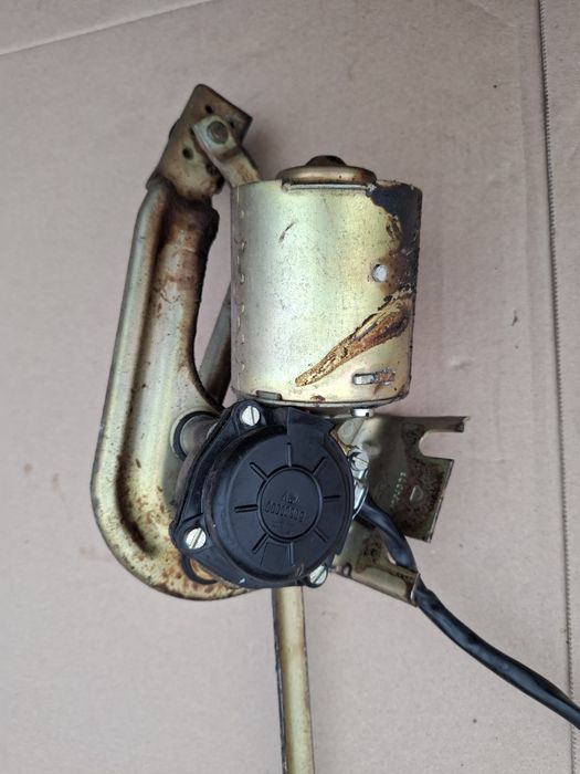 Silniczek wycieraczek Fiat 126p Maluch