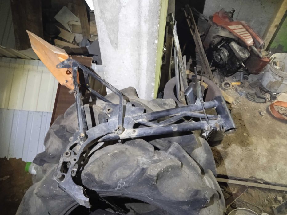 Quadro e depósito pit bike