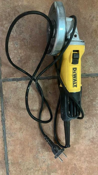 Rebarbadora Dewalt 750w c/fio
