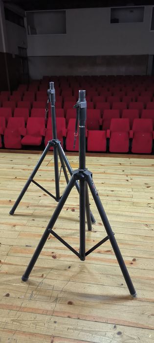 Tripés para p.a proel