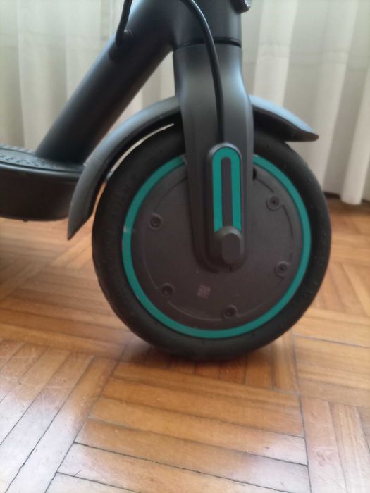 Trotinete Xiaomi Pro 2  AMG Petronas