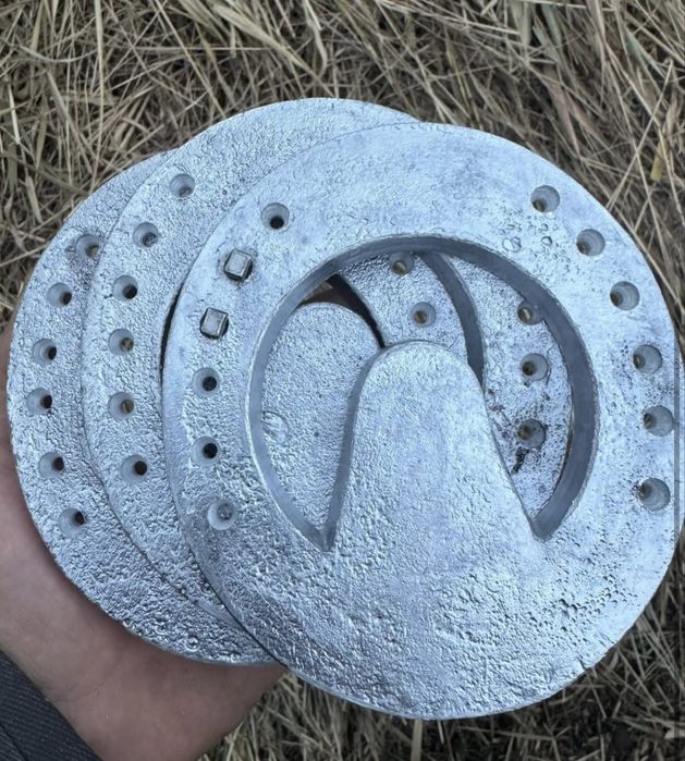 Подкови с лошадей