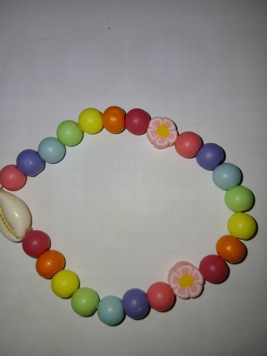 Bransoletka samodzielnie zrobiona na żyłce rozciągliwa