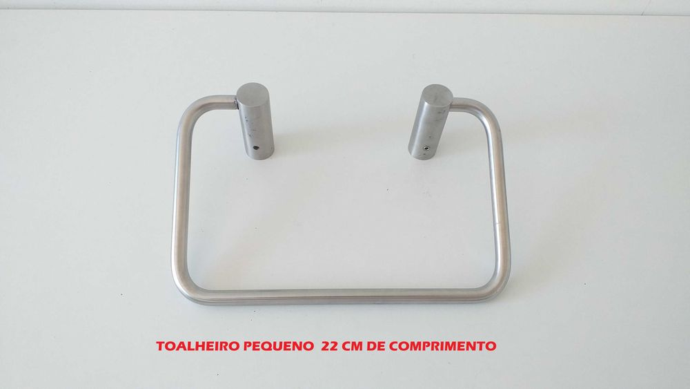 Acessórios de casa de banho usados mas em bom estado.  Peças desde 6 €