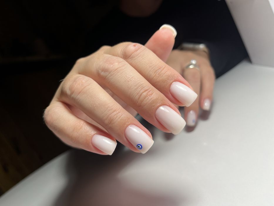 Мастер  маникюра/педикюр